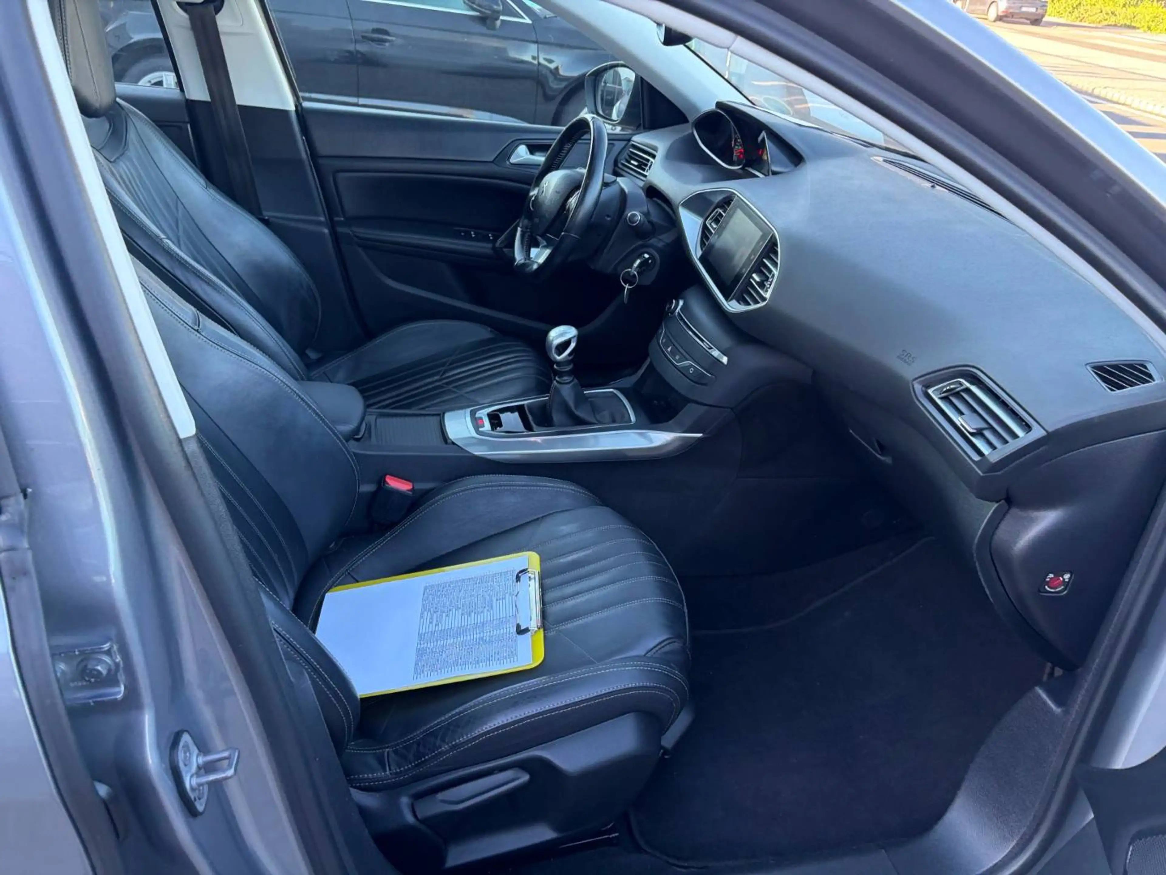 Peugeot 308 308 SW 1.5 BlueHDi Allure (EU6.2) — photo 13