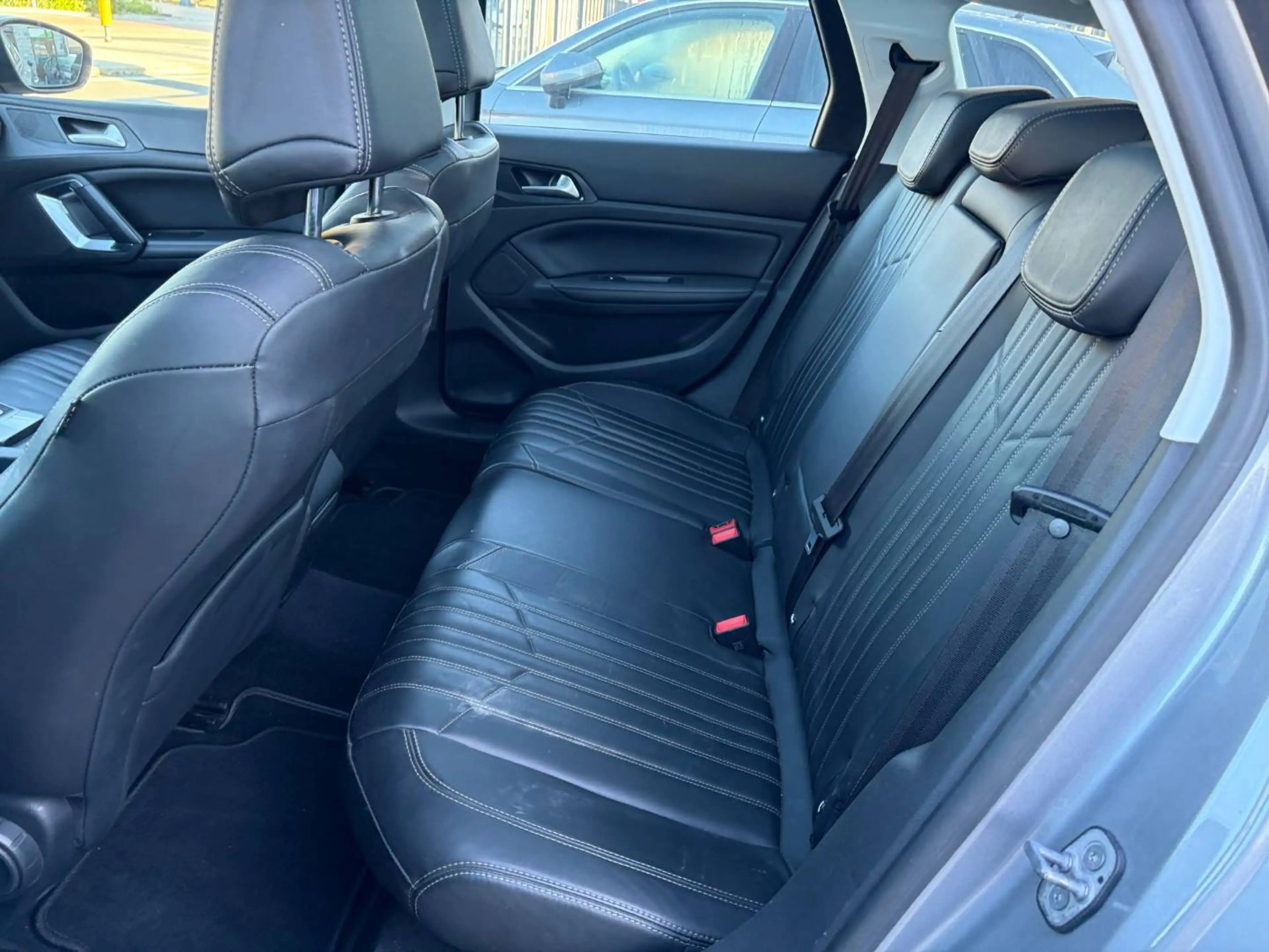 Peugeot 308 308 SW 1.5 BlueHDi Allure (EU6.2) — photo 14