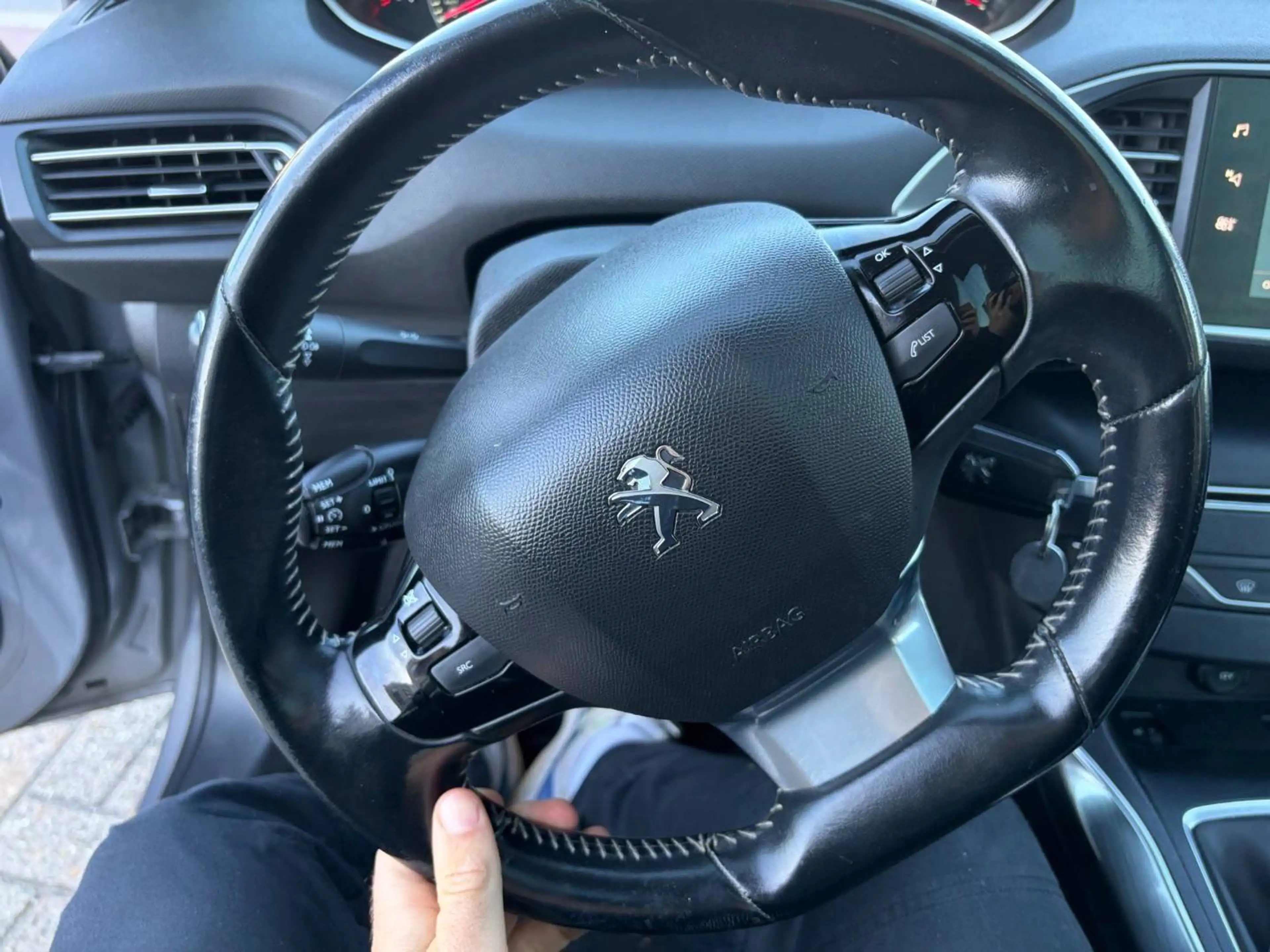 Peugeot 308 308 SW 1.5 BlueHDi Allure (EU6.2) — photo 8