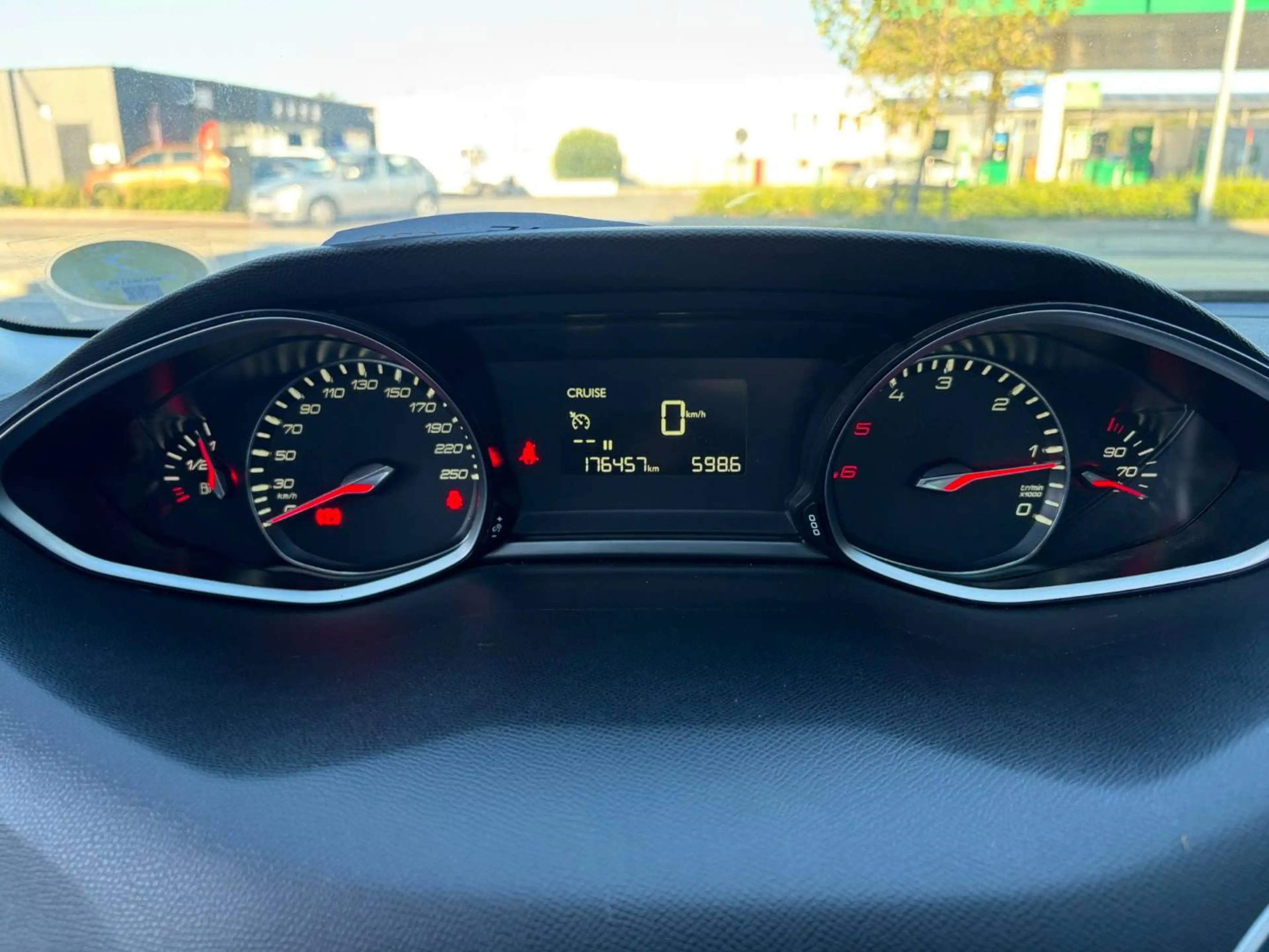 Peugeot 308 308 SW 1.5 BlueHDi Allure (EU6.2) — photo 9
