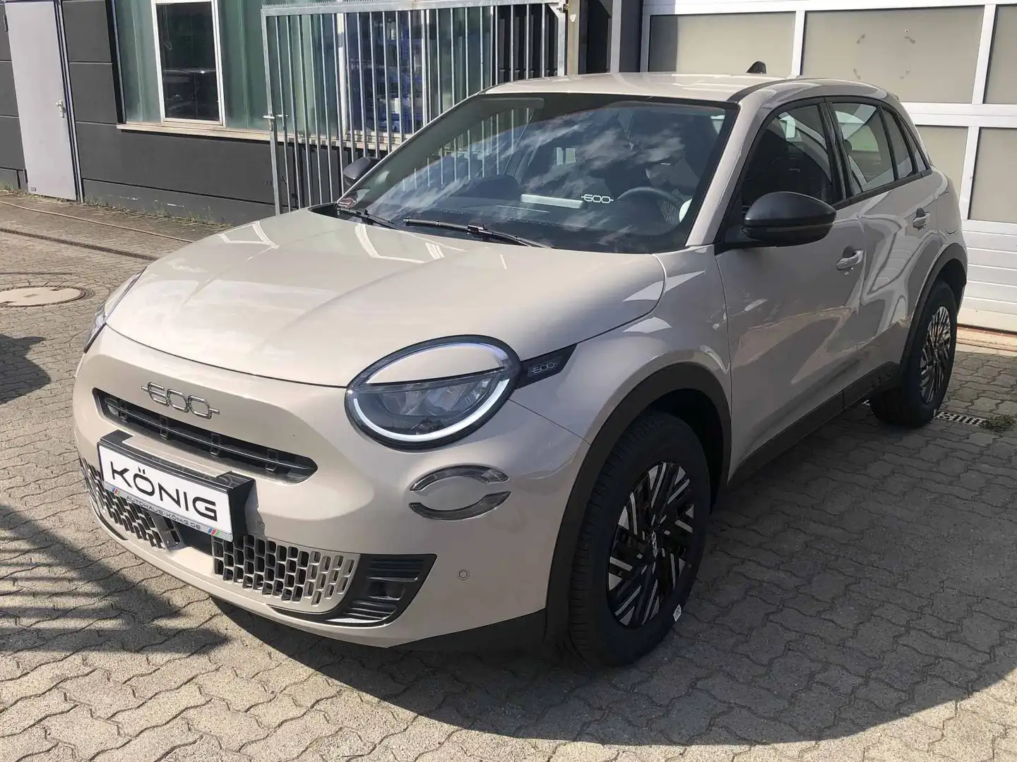 Fiat 600 Special Edition 1.2 145PS Automatik Beige - 1
