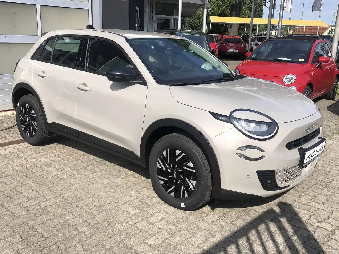 Fiat 600 Special Edition 1.2 145PS Automatik Beige - 2