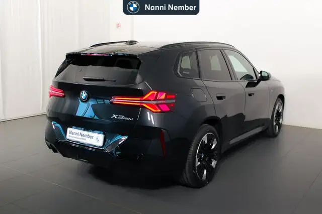 BMW X3 view 3