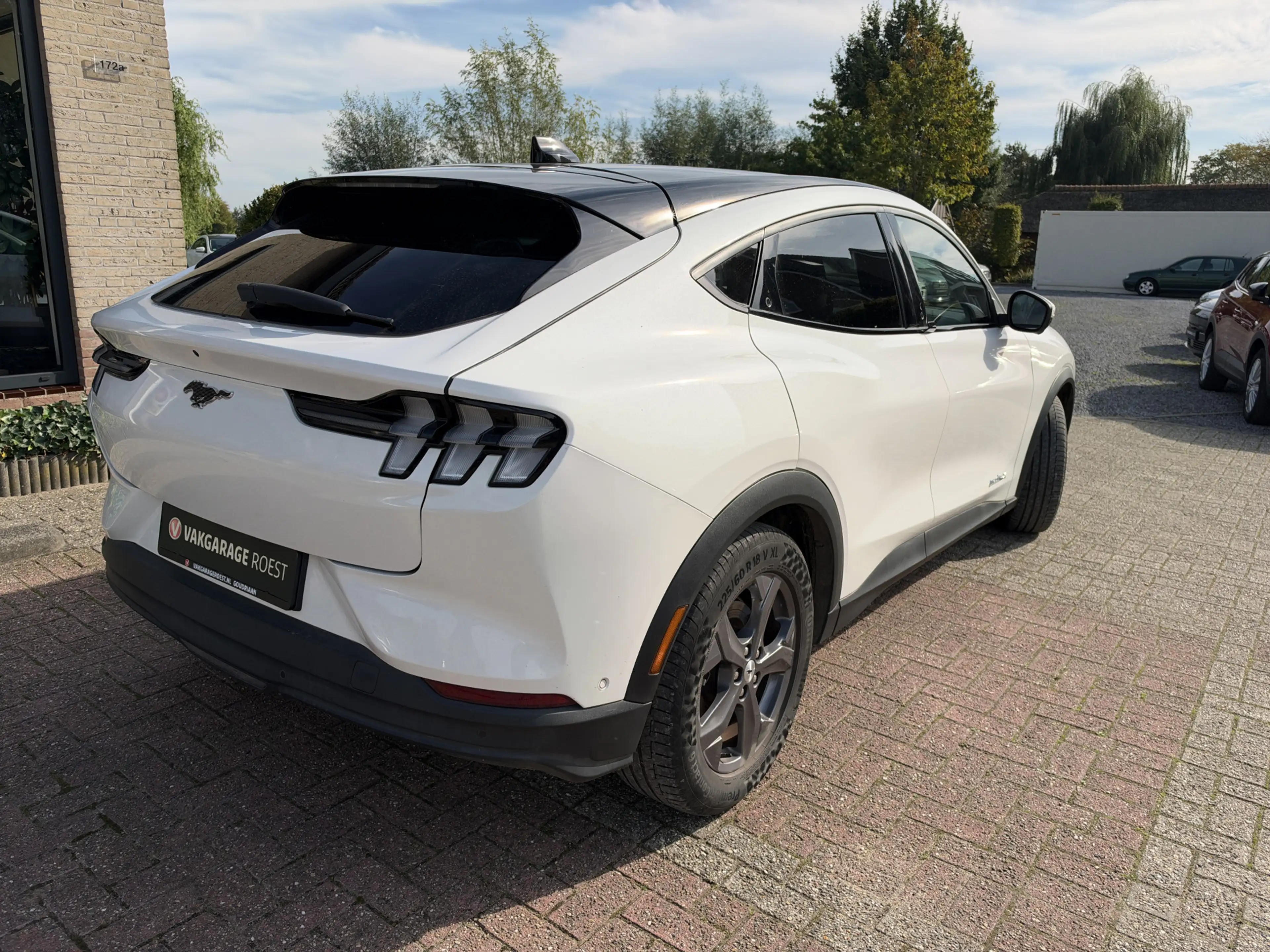 Ford Mustang Mach-E Extended RWD 98 kWh Panoramadak / Technology Pack+ — photo 2