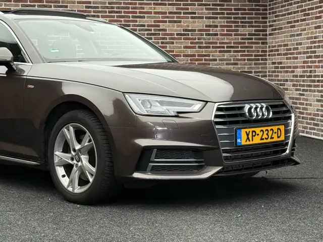 Audi A4 view 24