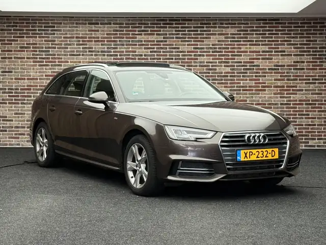 Audi A4 view 25