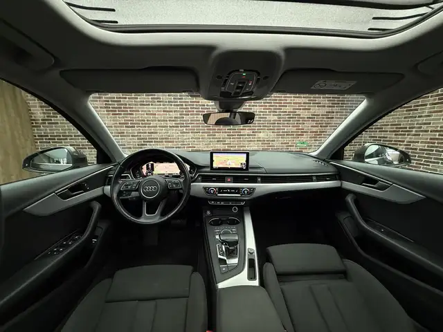 Audi A4 Avant view 11