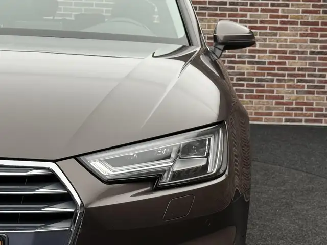 Audi A4 view 21