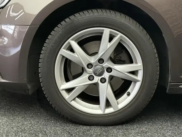 Audi A4 view 19