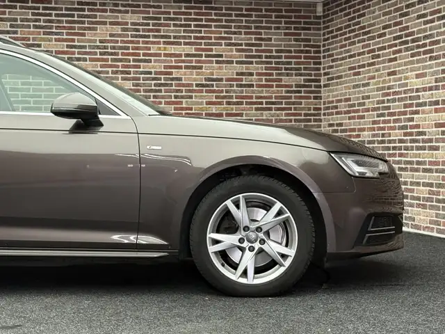Audi A4 view 26