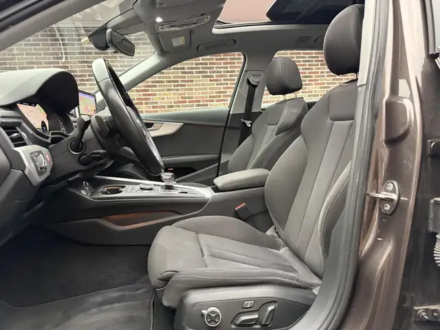 Audi A4 view 28
