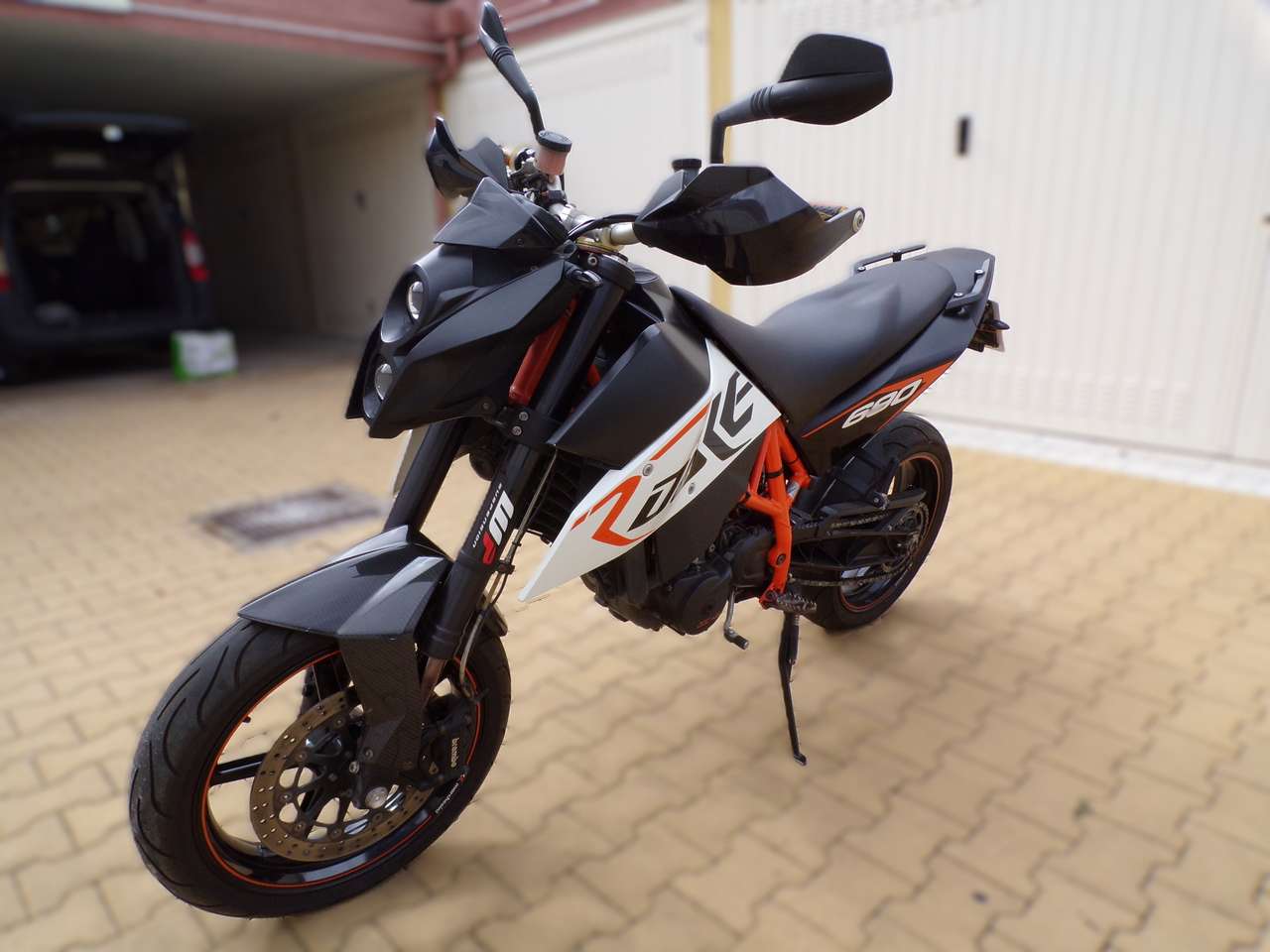 KTM 690 Duke KTM 690 Duke R Garanzia gratis con finanziamento!
