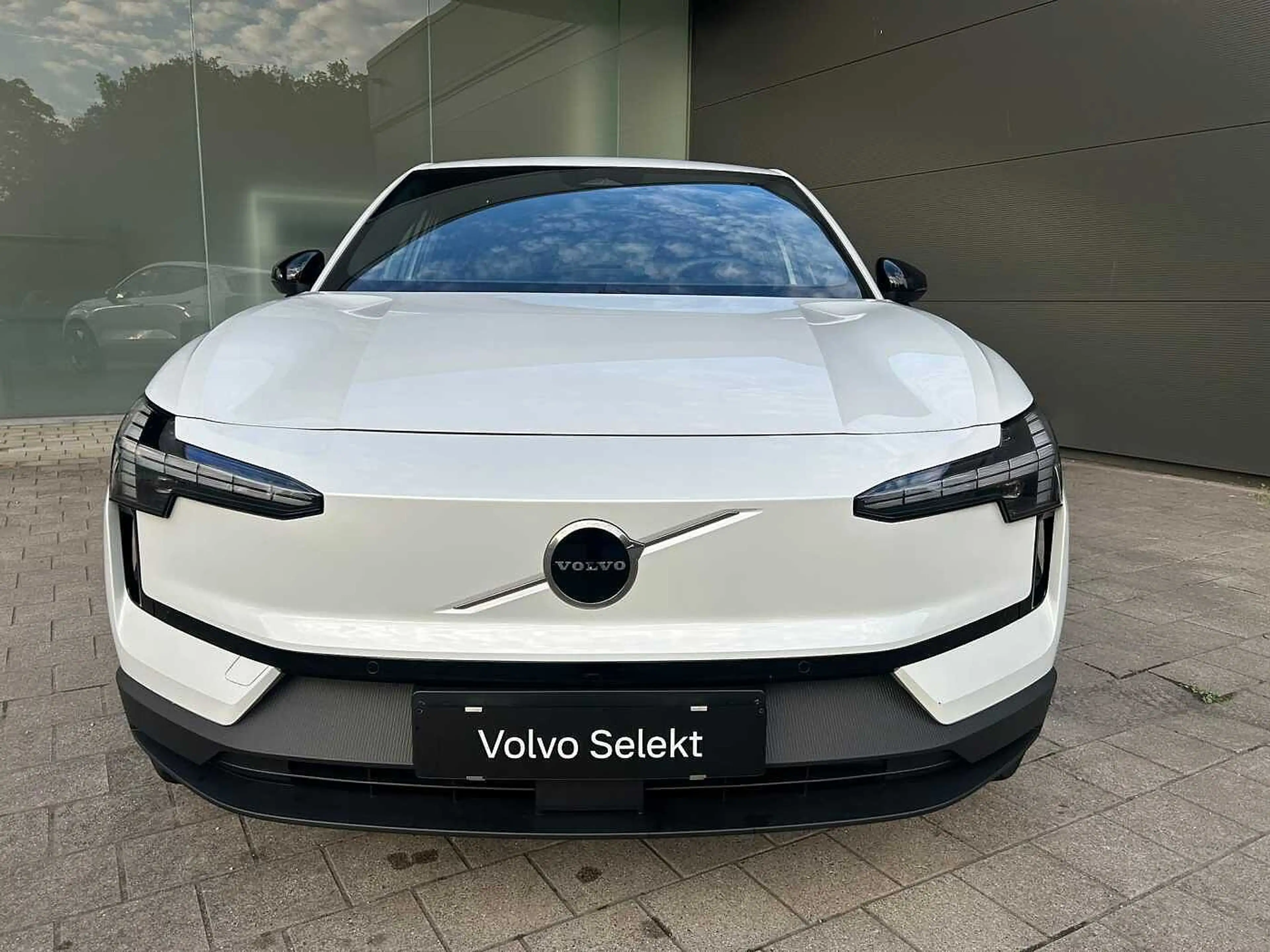 Volvo EX30 Core, Extended Range, ' NIET INGESCHREVEN ' — photo 11