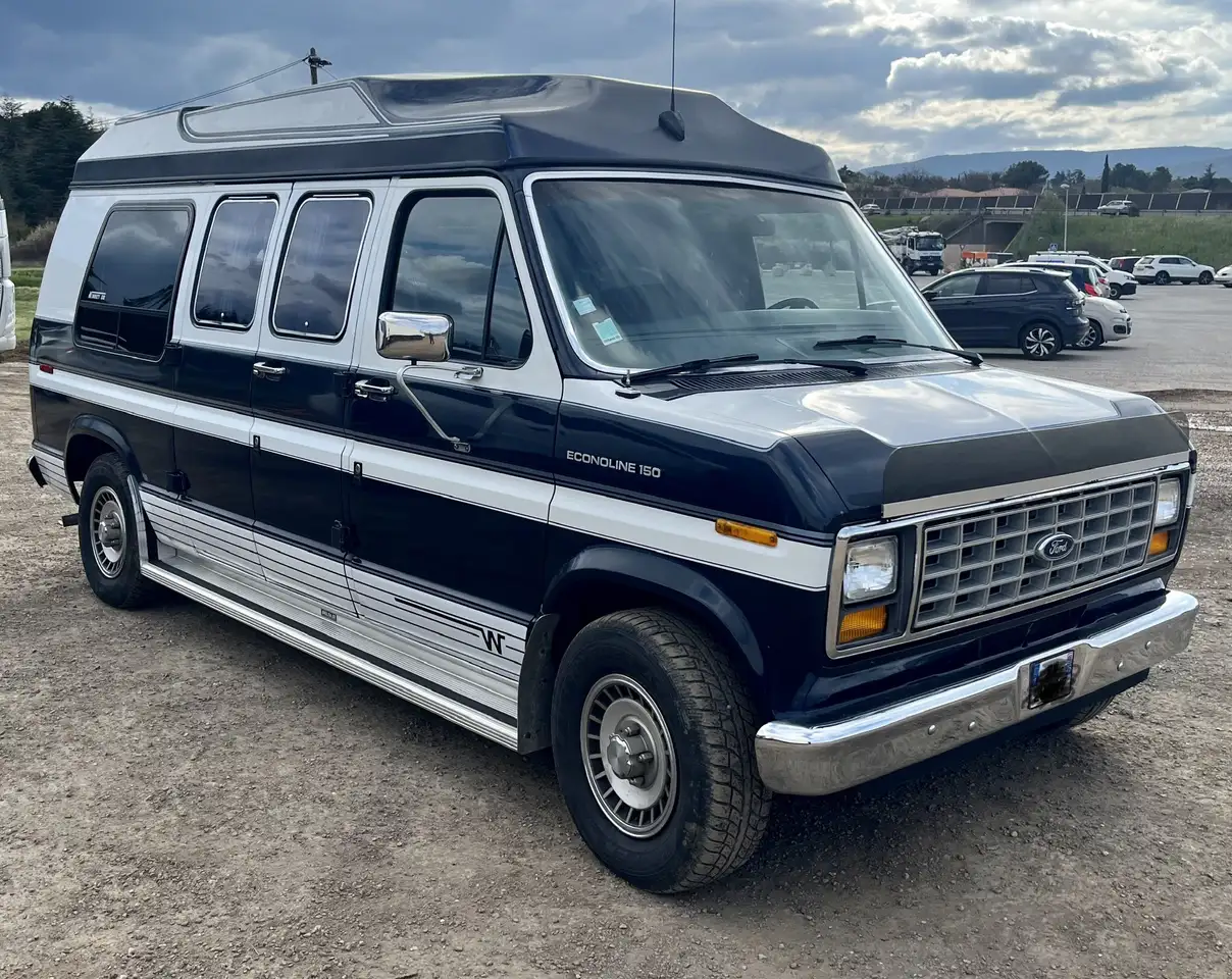 Ford Econoline E150, foto 2