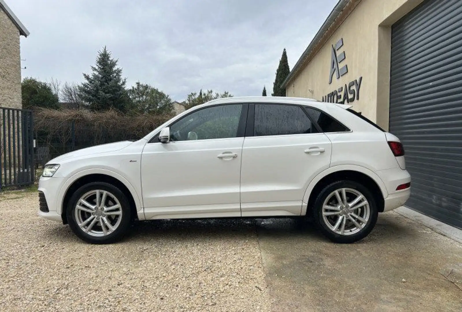 Audi Q3 2.0 TDI 150ch ultra S line Weiß - 2