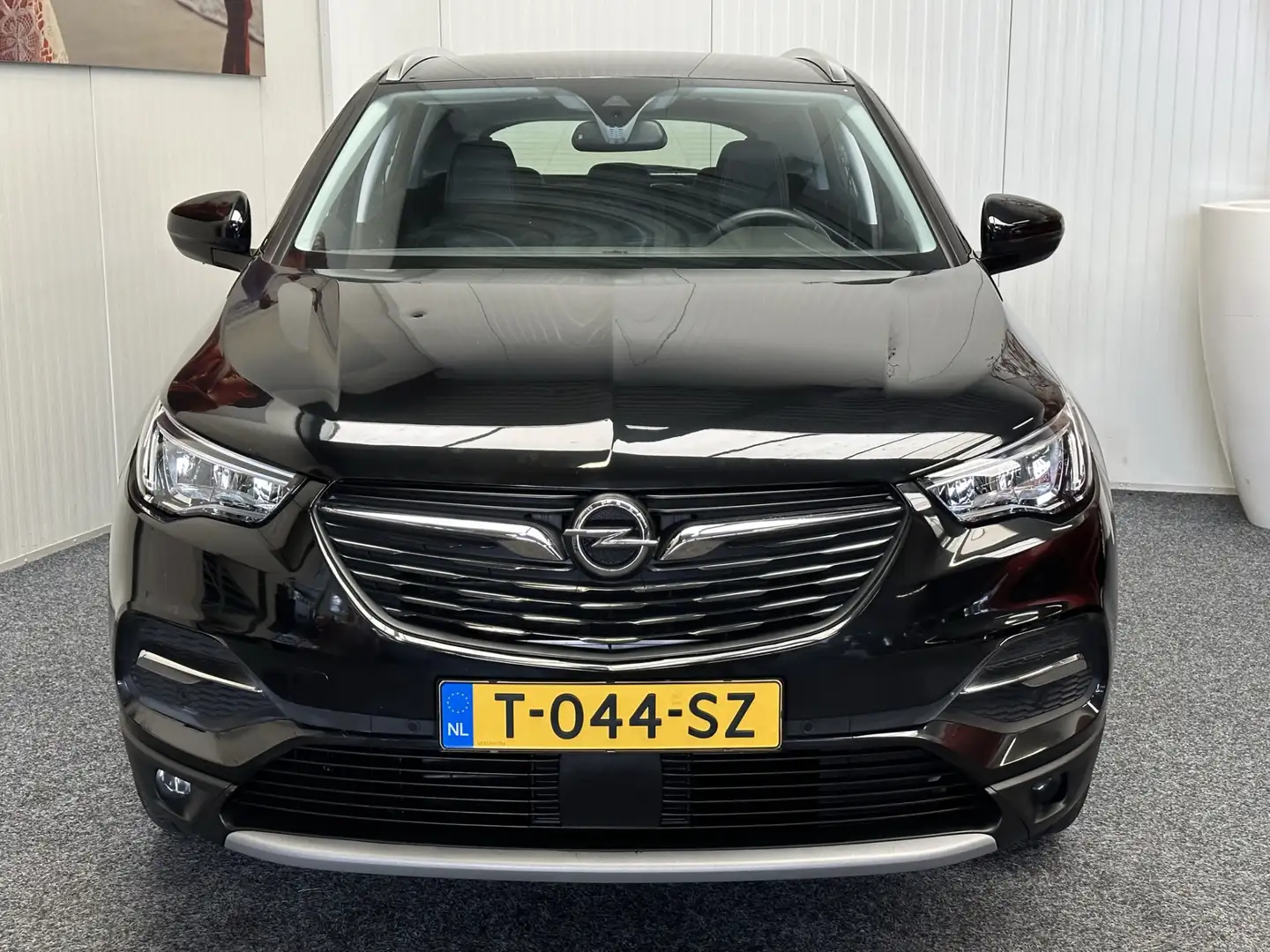 Opel Grandland X 1.2 Turbo Business Edition 10 op Voorraad ! NAVIGA Zwart - 2