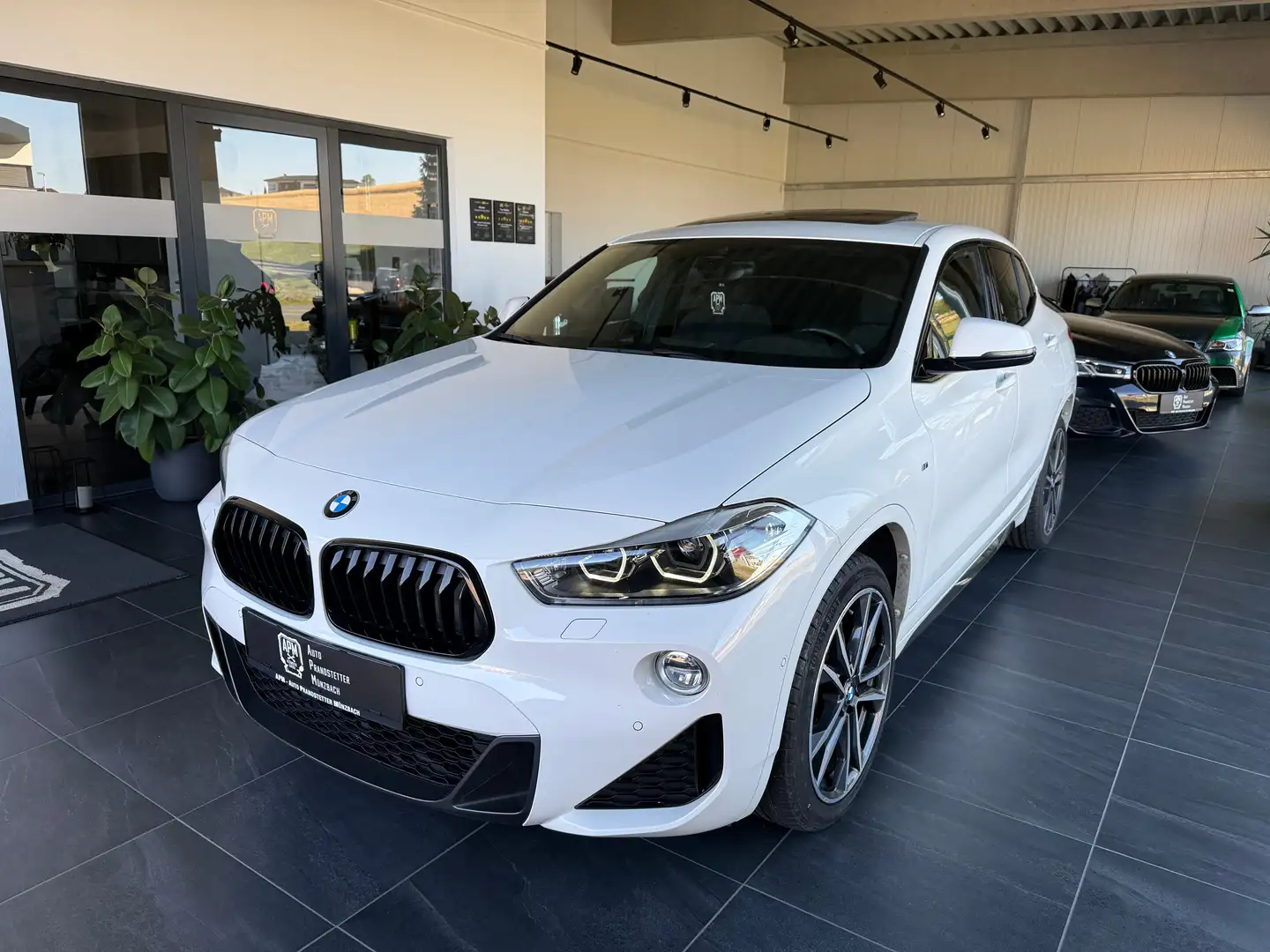 BMW X2 xDrive 20 d M Sport*Pano*HarmanKardon*HuD*ACC*TOP! Weiß - 1
