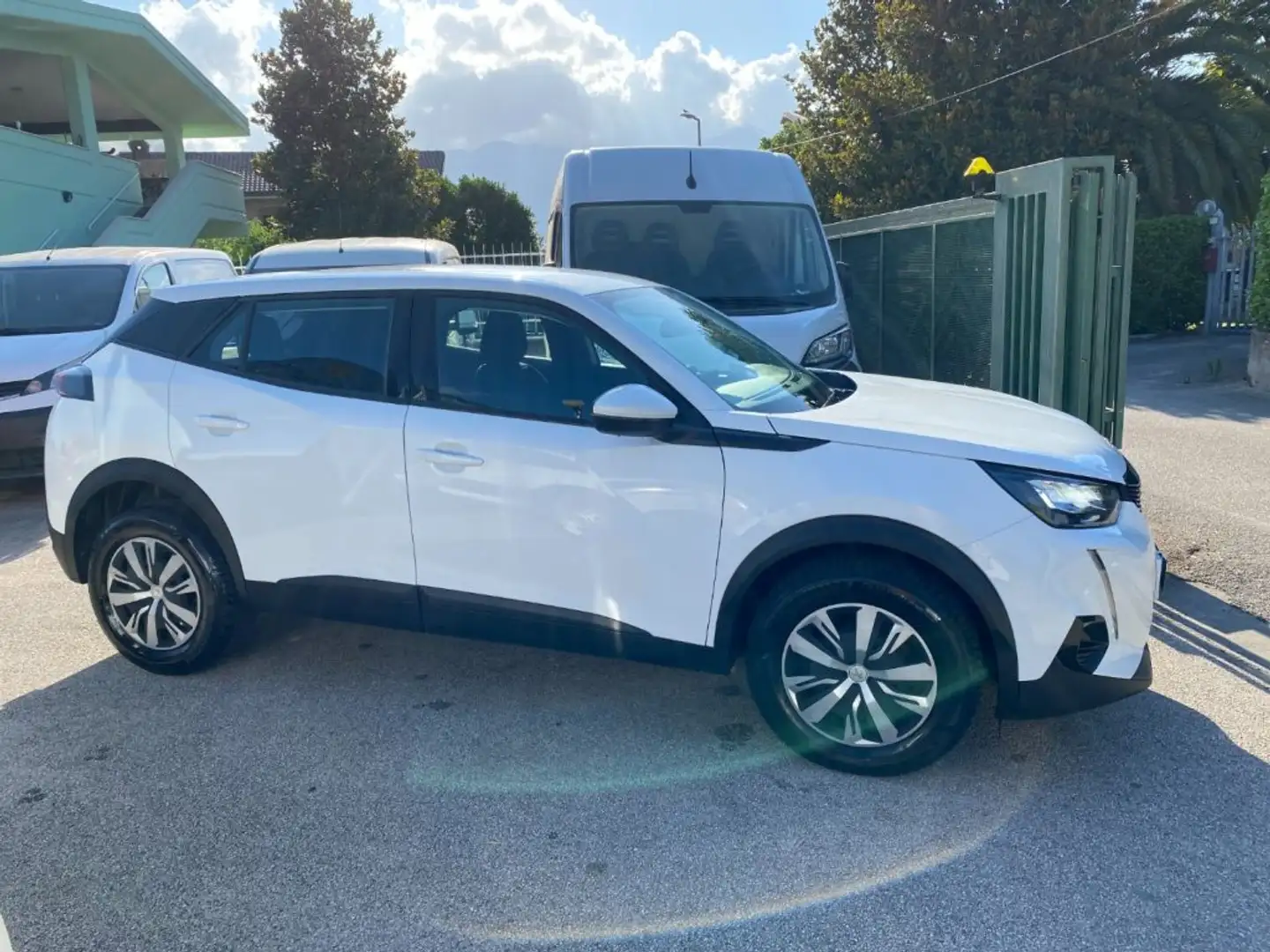 Peugeot 2008 BlueHDi 110 S&S Active Business NAVIGATORE Blanc - 2