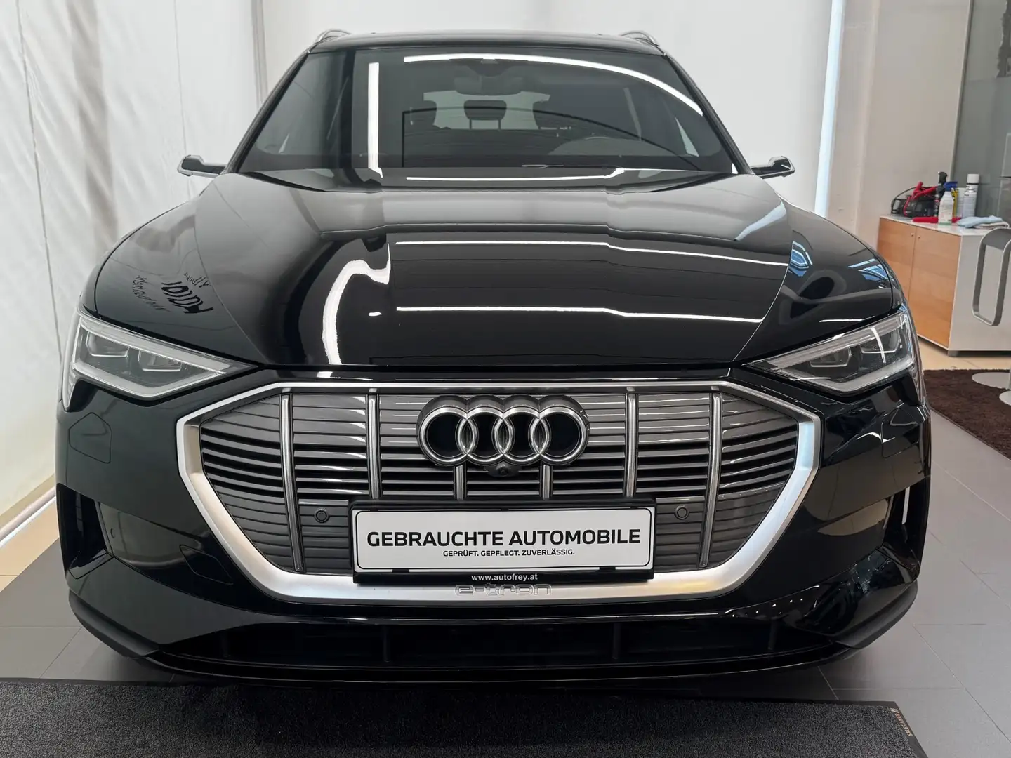 Audi e-tron 50 quattro 71kWh Business Schwarz - 2