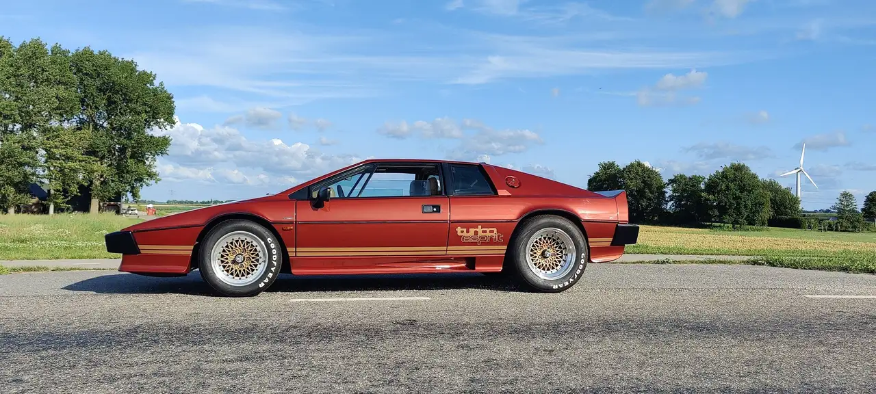 Lotus Esprit Turbo 007 James Bond replica, foto 1