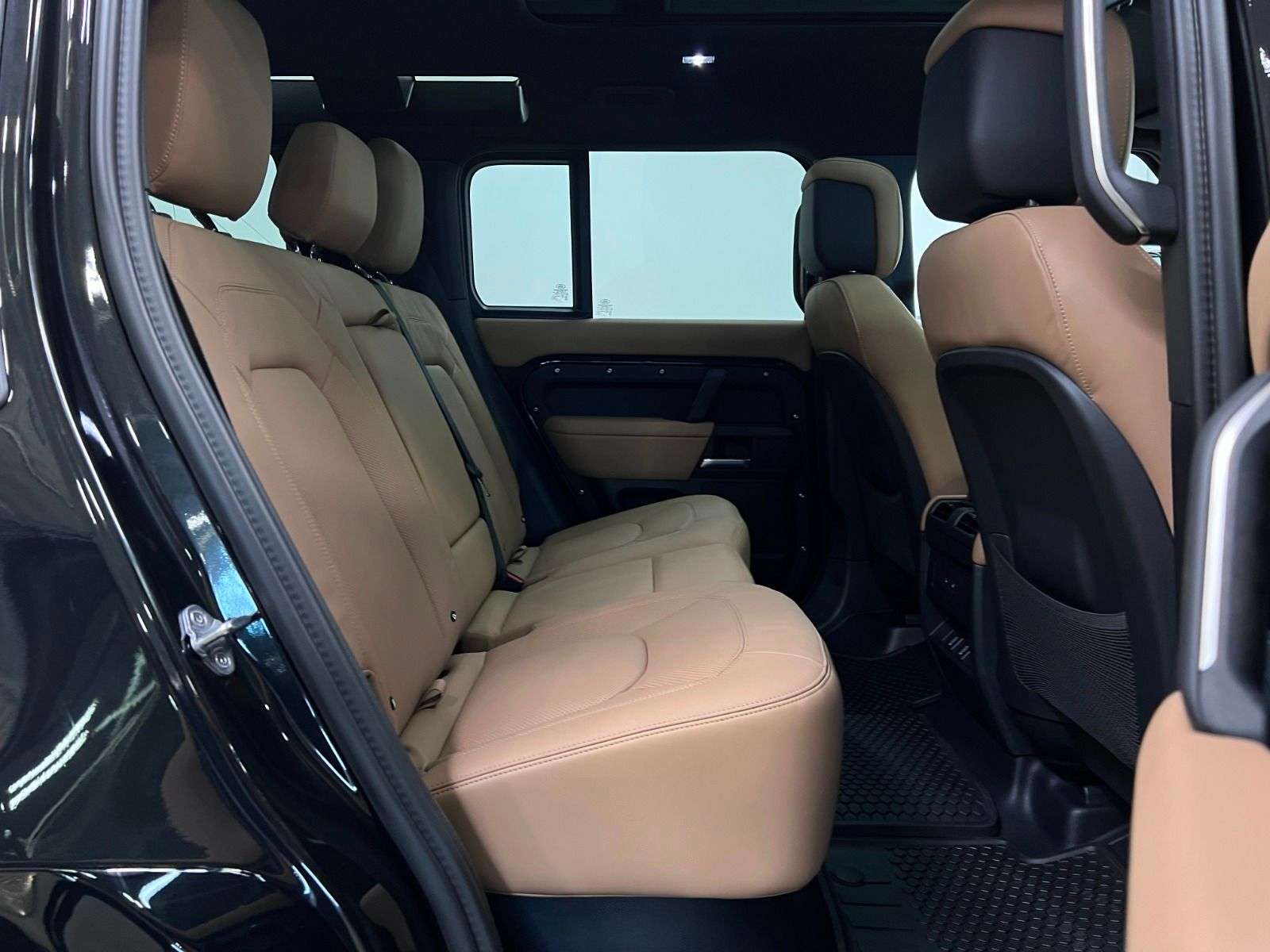 2026 Land Rover Defender 110 P400 X-DYNAMIC SE thumb 23