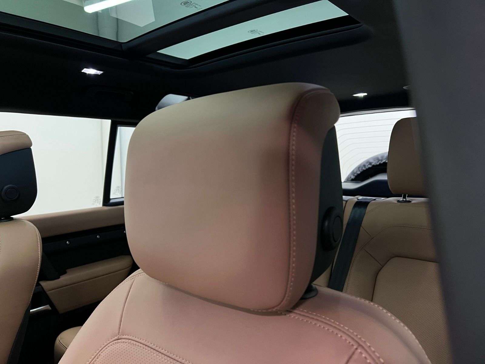 2026 Land Rover Defender 110 P400 X-DYNAMIC SE thumb 25