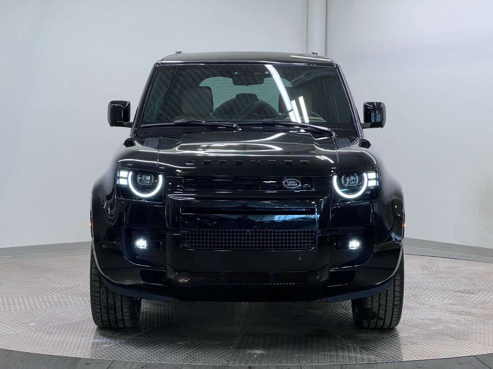 2026 Land Rover Defender 110 P400 X-DYNAMIC SE thumb 8