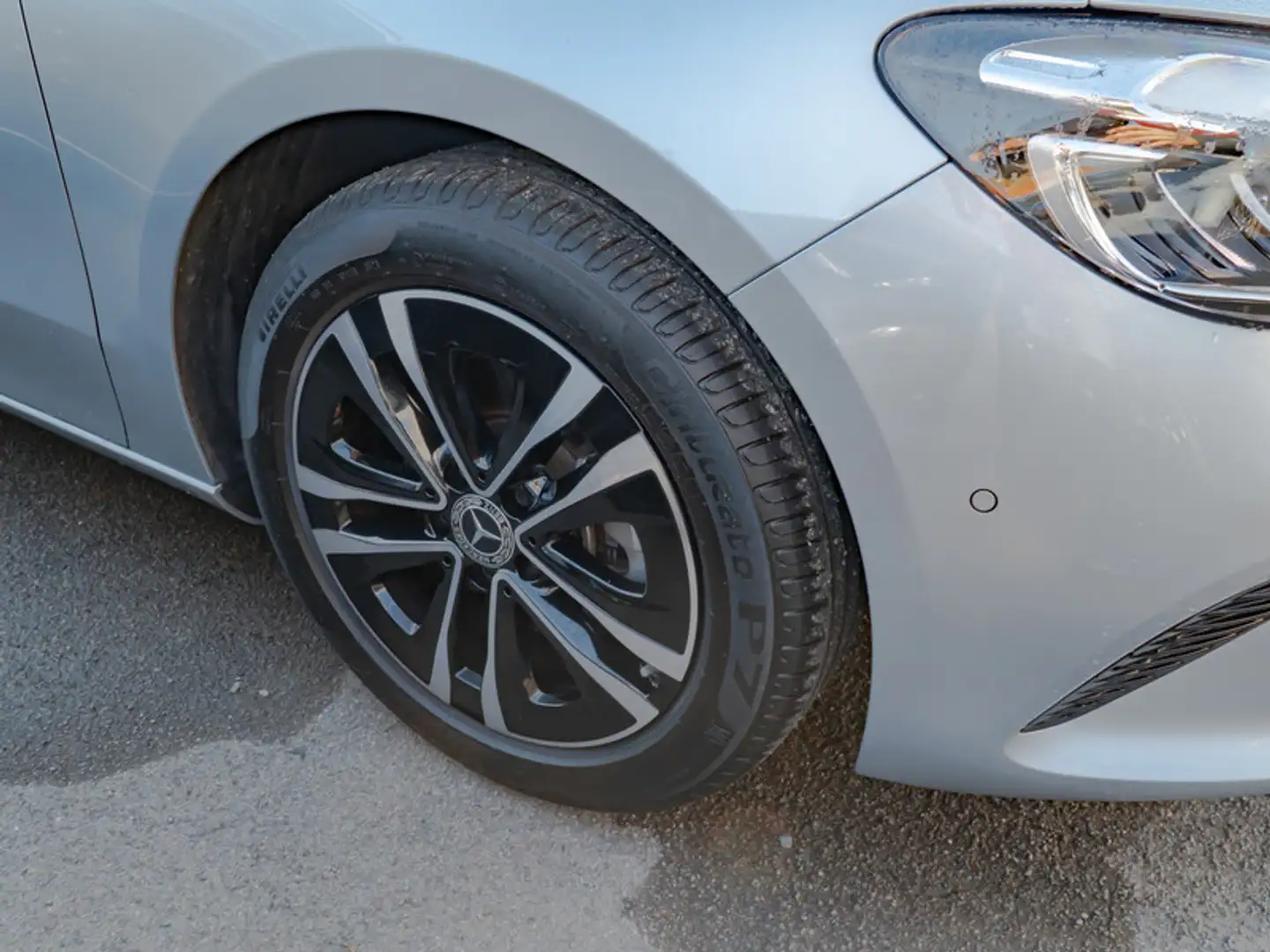 Mercedes-Benz B 200 d Progressive/LED/360/Pano/Totw/Memo/17' Silber - 2