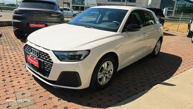 Audi A1 view 9