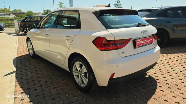 Audi A1 view 13