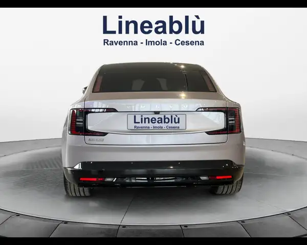 Volvo Es90 view 4