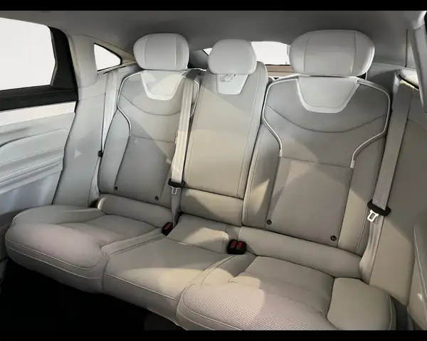 Volvo Es90 view 14