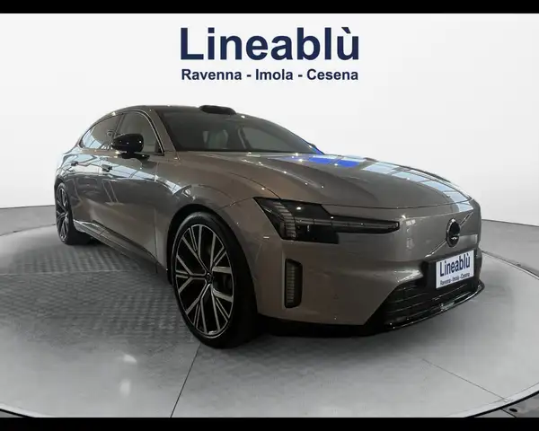 Volvo Es90 view 6
