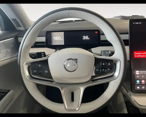 Volvo Es90 view 11