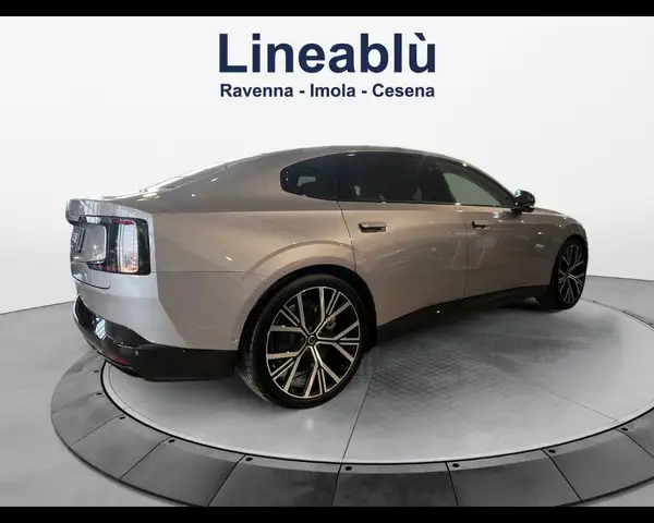 Volvo Es90 view 5