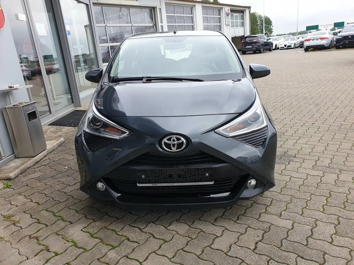 Toyota Aygo x-play Team D Grau - 2
