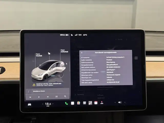 Tesla Model 3 view 28
