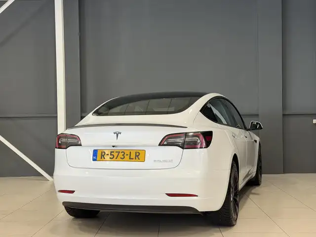 Tesla Model 3 view 23