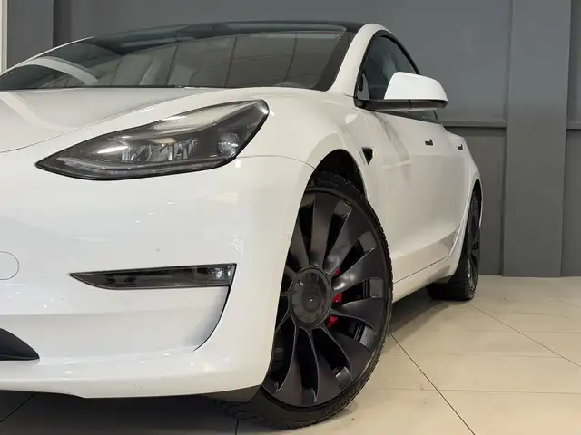 Tesla Model 3 view 2