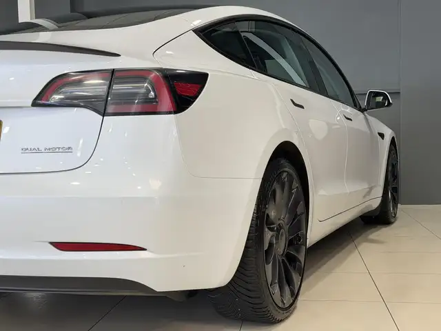 Tesla Model 3 view 25