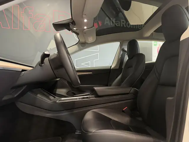 Tesla Model 3 view 8