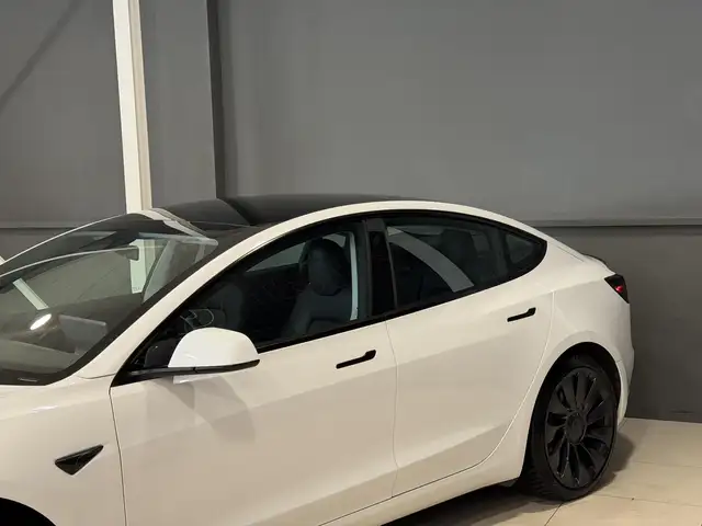 Tesla Model 3 view 15