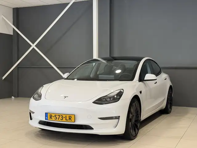 Tesla Model 3 view 19