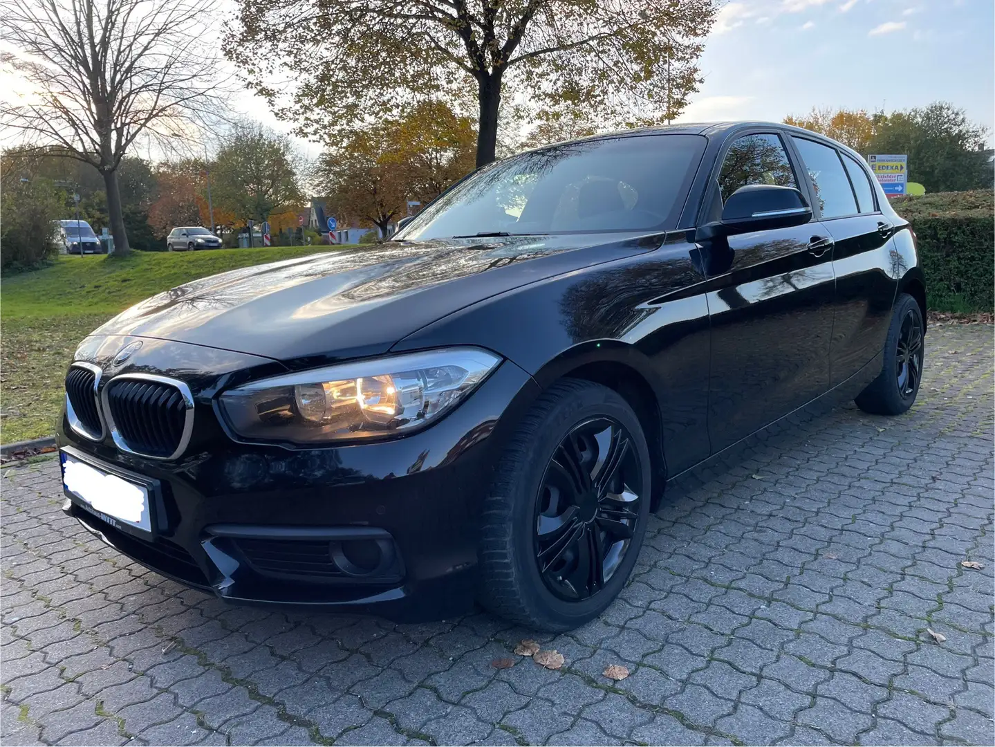 BMW 116 116 i Sport Schwarz - 1