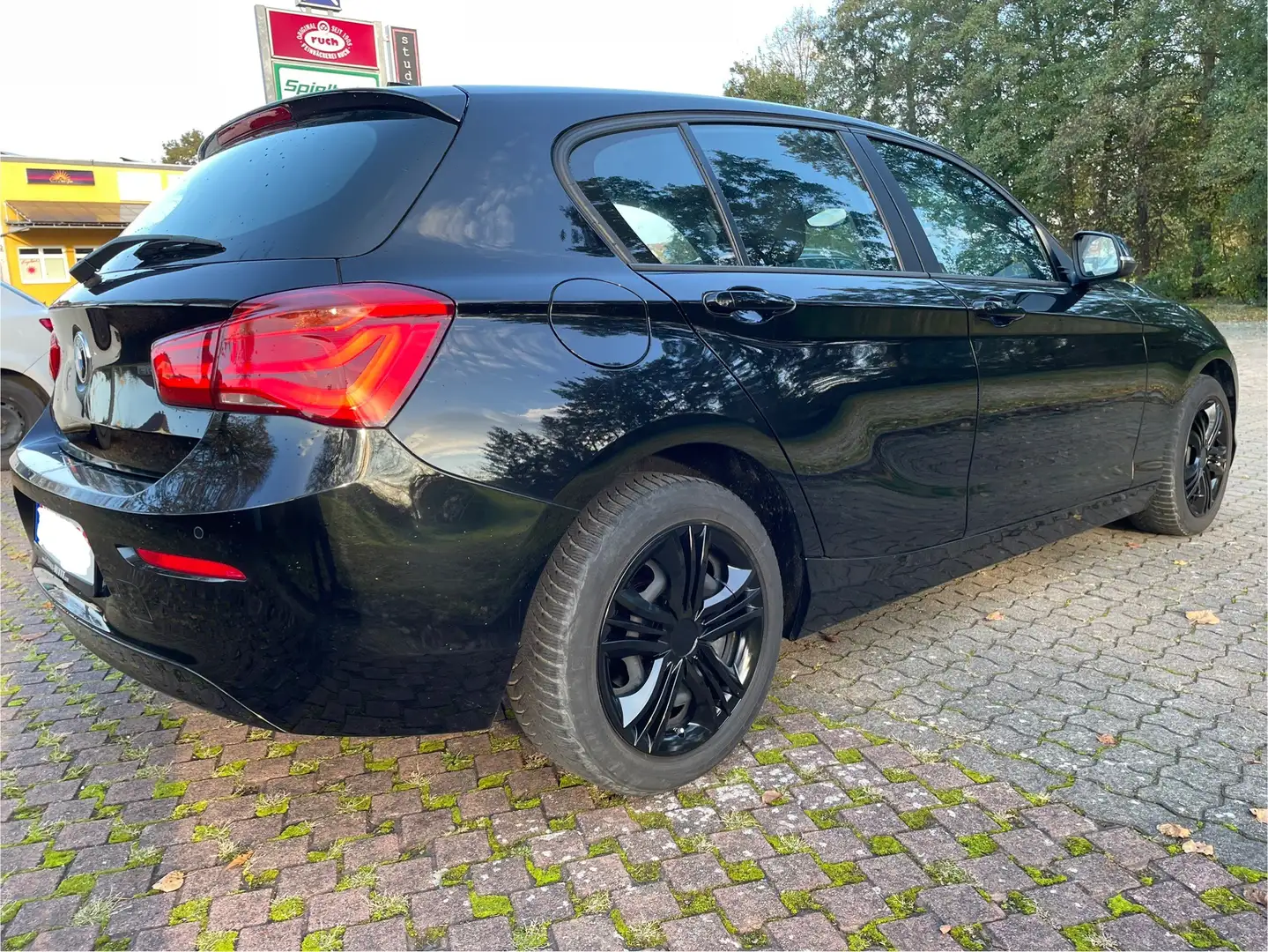 BMW 116 116 i Sport Schwarz - 2