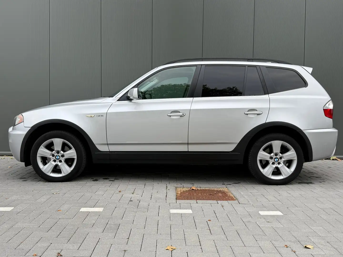 BMW X3 3.0i BTW Auto,Youngtimer, Leder, Pano, Cruise Grijs - 2