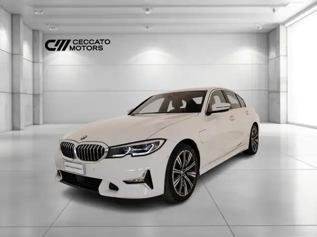 BMW 330 e Luxury auto