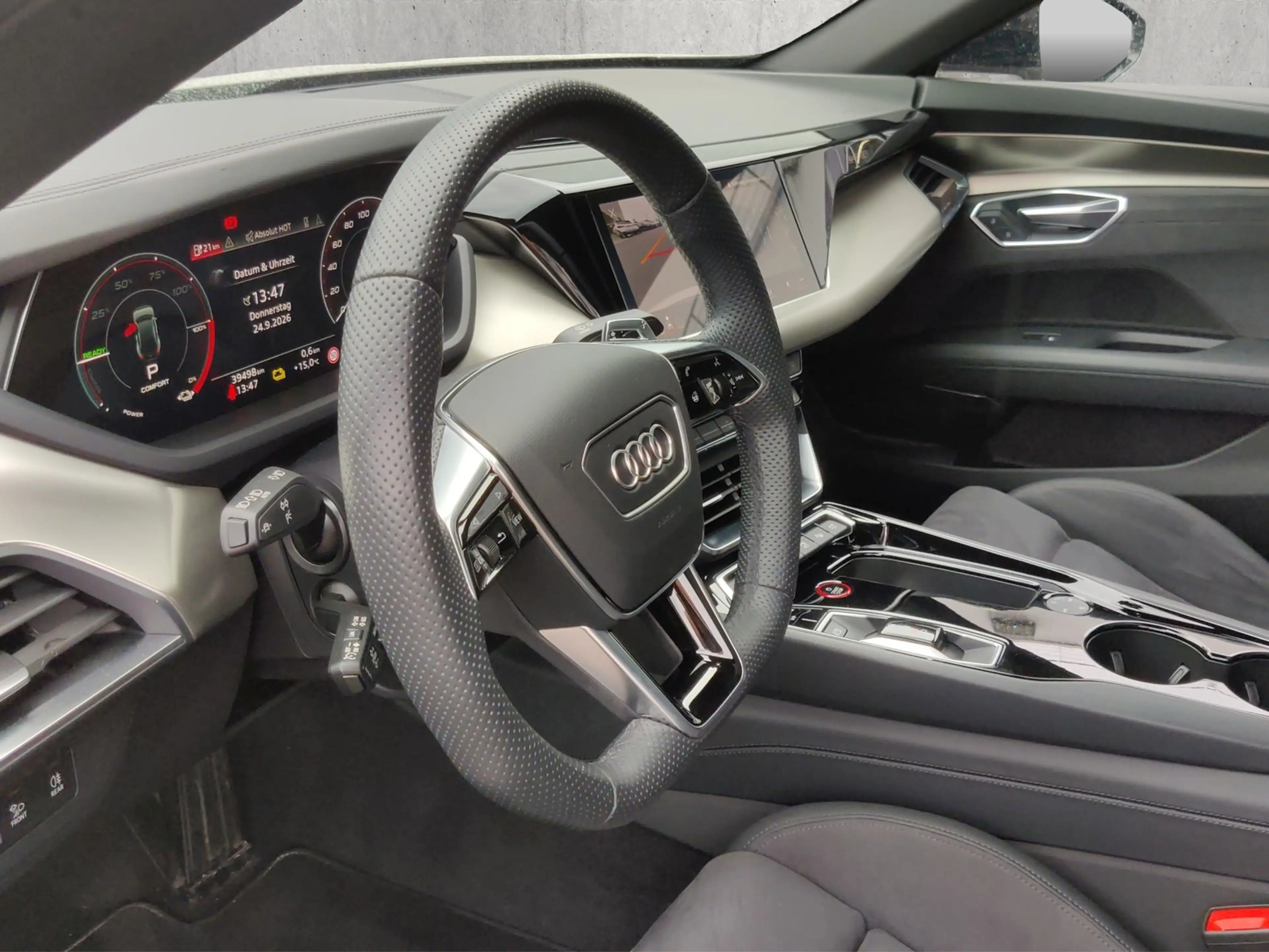 Audi e-tron GT quattro — photo 12