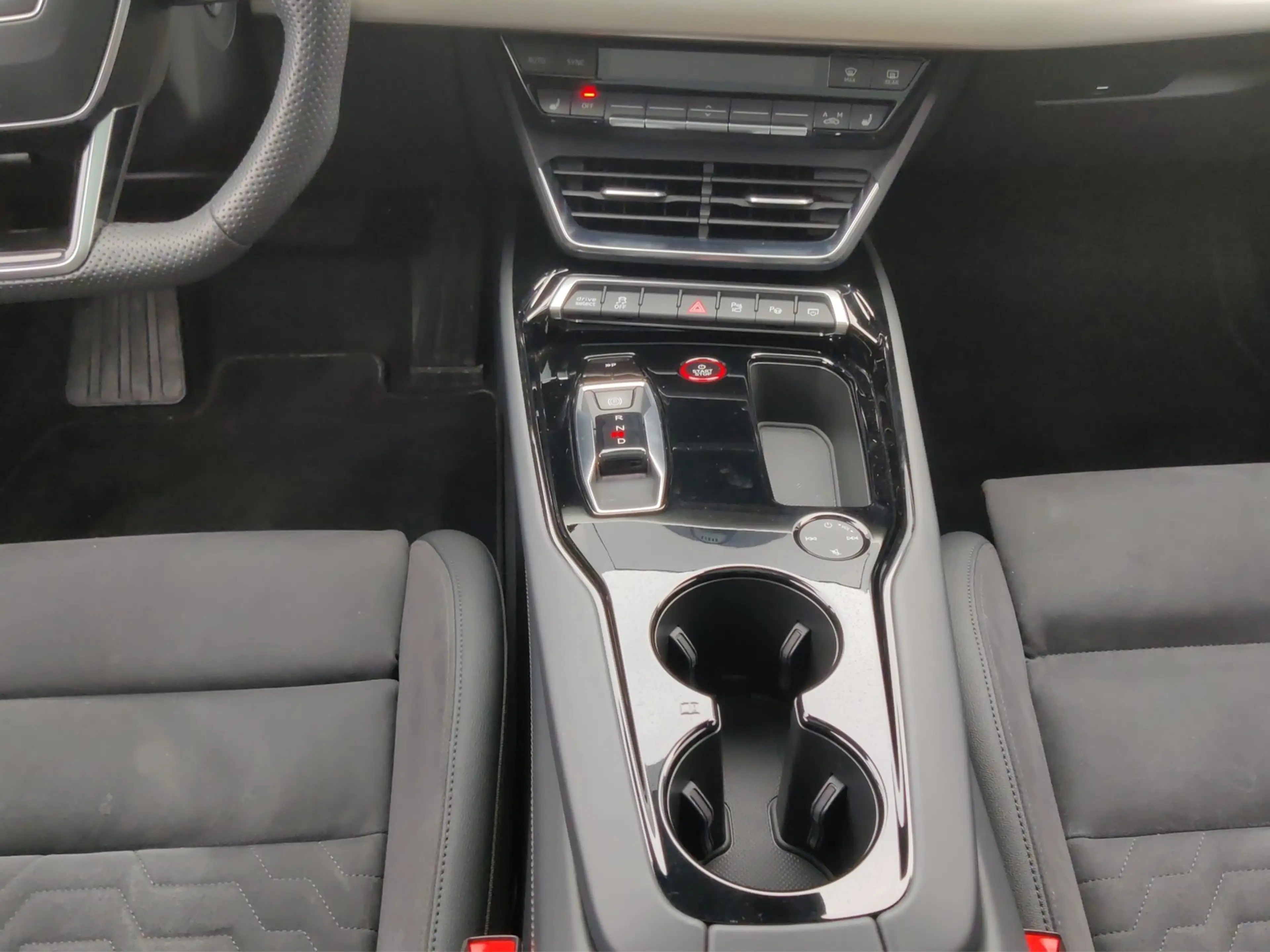 Audi e-tron GT quattro — photo 14