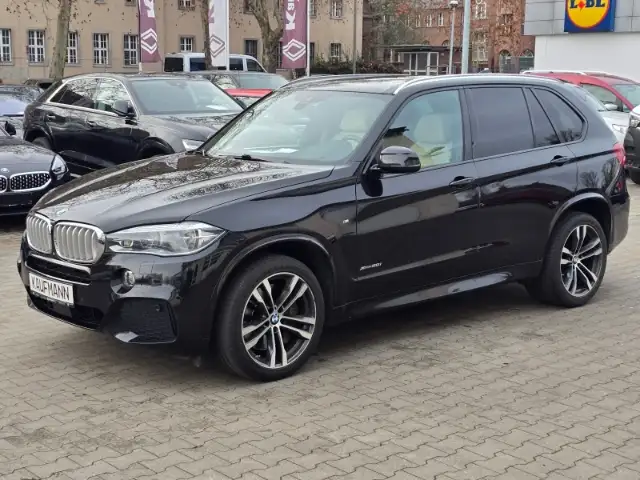 BMW X5 xDrive50i Sportpaket HUD AD StandHZG AHK-klappbar